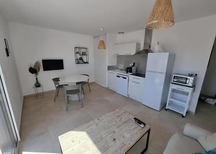 公寓 Corsica Beach, Paddleboarding, Pool & Hiking J159 Linguizzetta